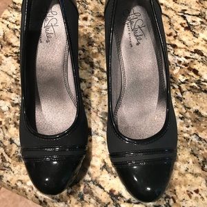 Like new black heels